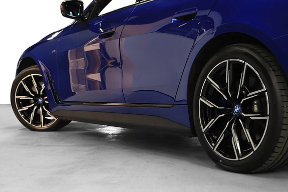 BMW i4 13 of 30