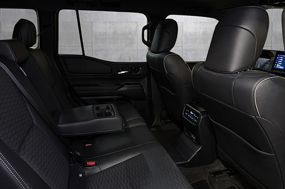 Toyota Land Cruiser 26 of 30
