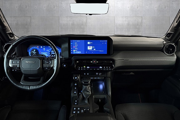 Toyota Land Cruiser 15 of 30