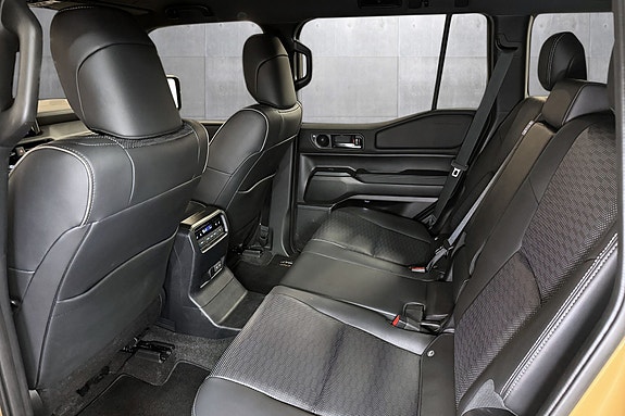 Toyota Land Cruiser 25 of 30