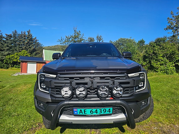 Ford Ranger Raptor 2 of 8
