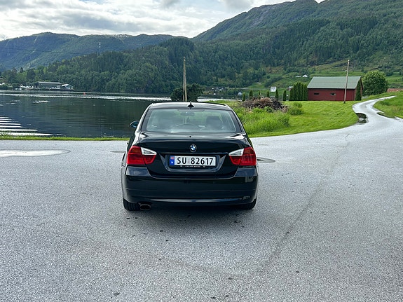 BMW 318i 6 of 18