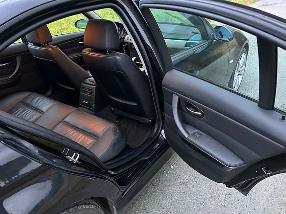 BMW 318i 13 of 18