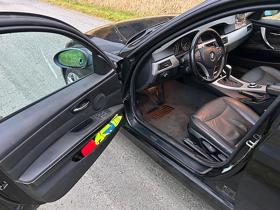 BMW 318i 11 of 18