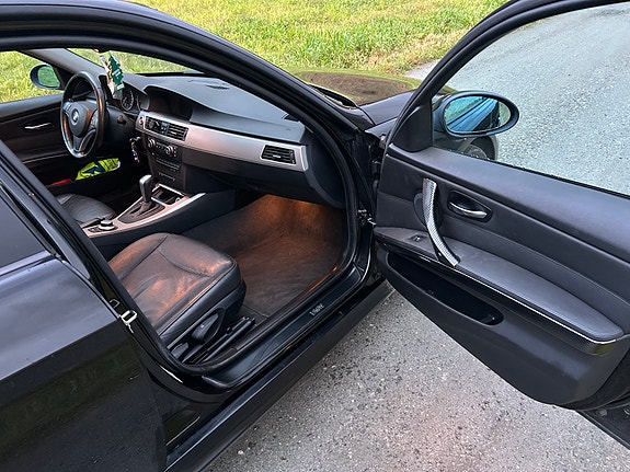 BMW 318i 14 of 18