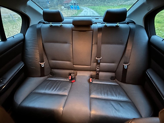 BMW 318i 15 of 18