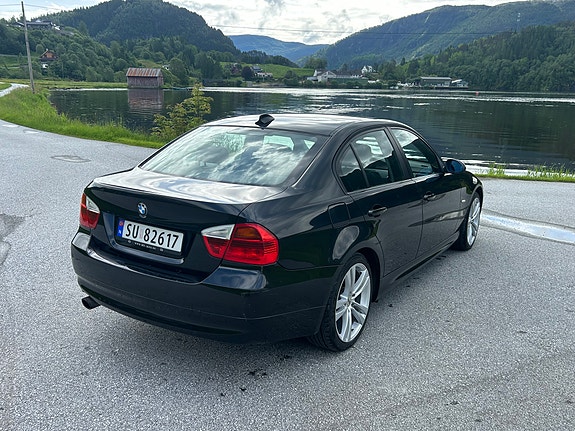 BMW 318i 5 of 18