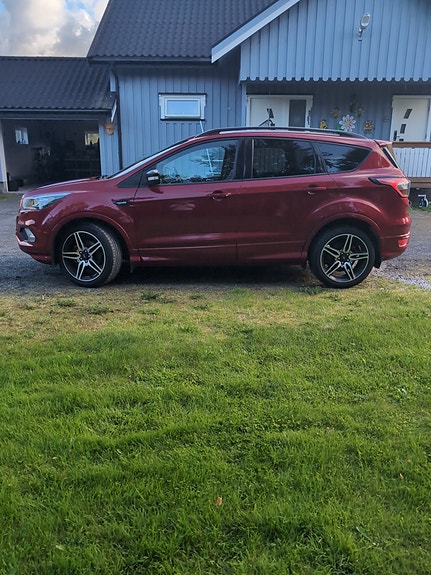 Ford Kuga 7 of 15