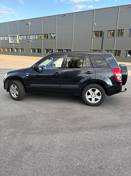 Suzuki Grand Vitara 12 of 29