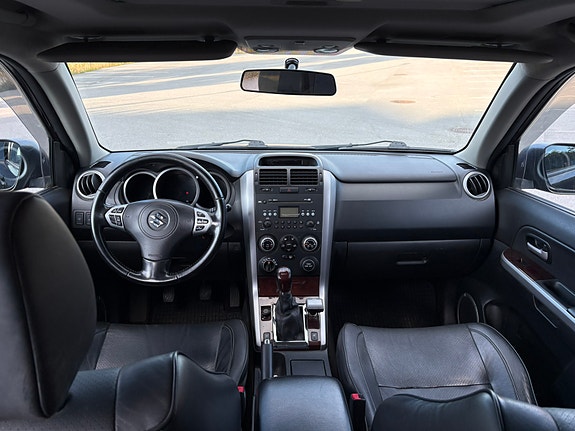 Suzuki Grand Vitara 18 of 29