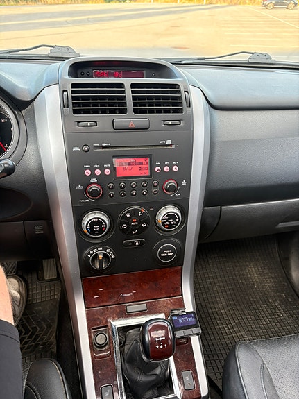Suzuki Grand Vitara 25 of 29