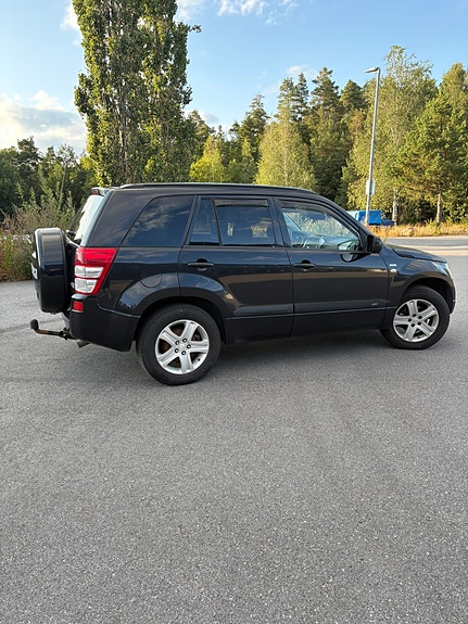 Suzuki Grand Vitara 7 of 29