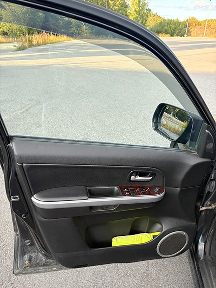 Suzuki Grand Vitara 20 of 29