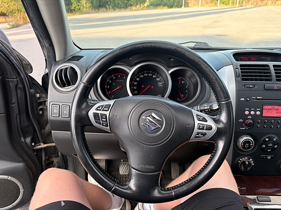 Suzuki Grand Vitara 23 of 29