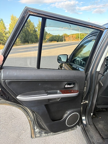 Suzuki Grand Vitara 17 of 29