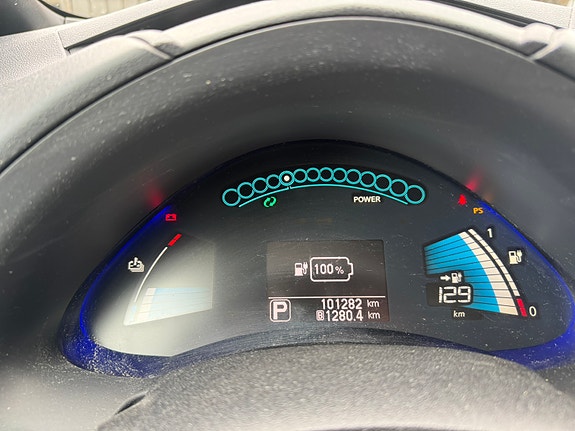 Nissan Leaf 5 of 12