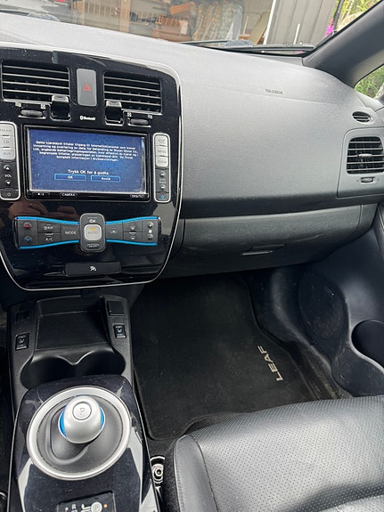 Nissan Leaf 6 of 12