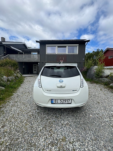 Nissan Leaf 2 of 12