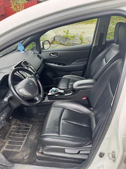 Nissan Leaf 7 of 12