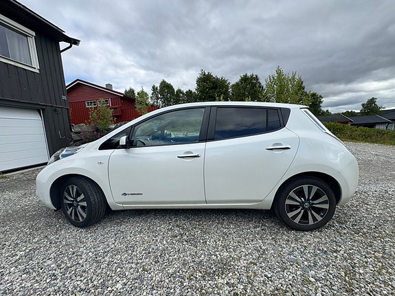 Nissan Leaf 4 of 12
