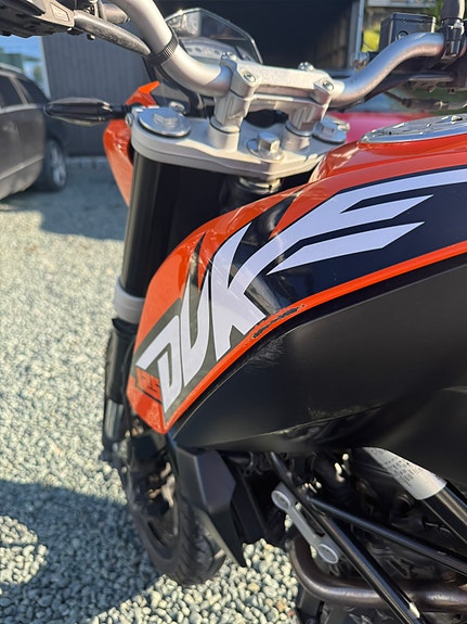 KTM 125 Duke 9 of 13