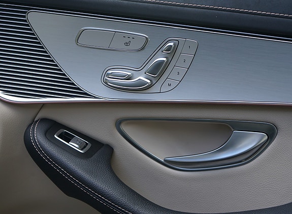 Mercedes-Benz EQC400 30 of 30