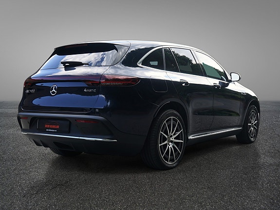 Mercedes-Benz EQC400 7 of 30