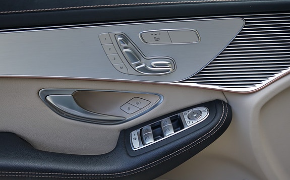 Mercedes-Benz EQC400 18 of 30