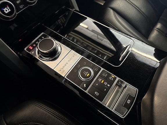 Land Rover Range Rover 21 of 30