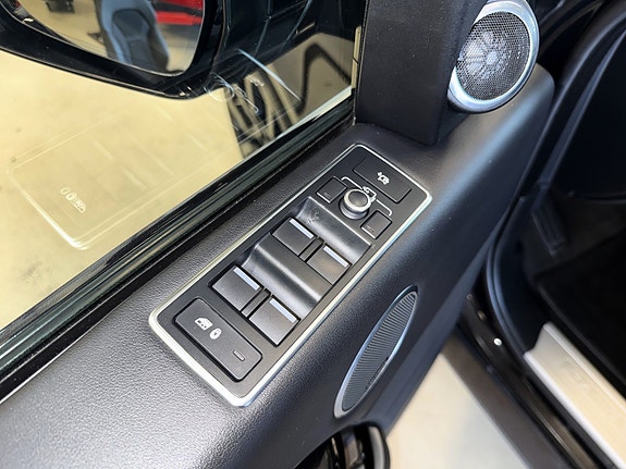 Land Rover Range Rover 11 of 30