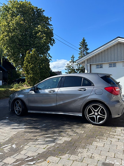 Mercedes-Benz A180 4 of 16