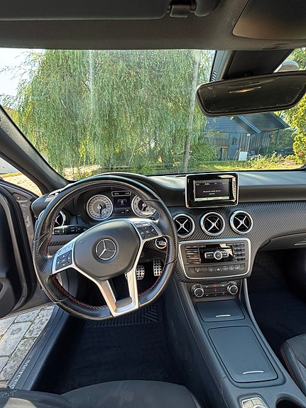 Mercedes-Benz A180 12 of 16
