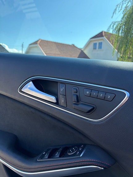 Mercedes-Benz A180 11 of 16