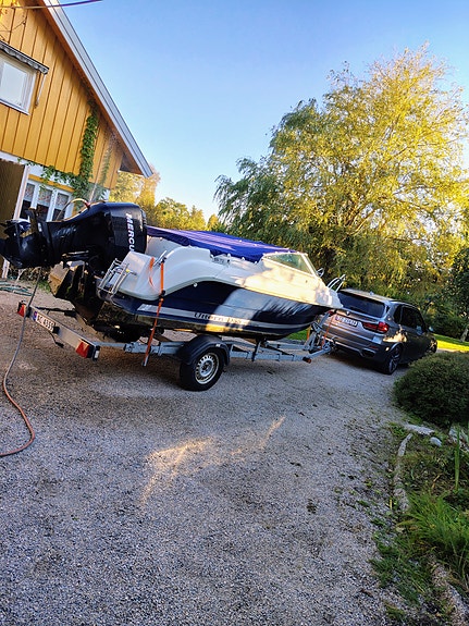 Uttern d55 med Mercury 100 hk og båthenger 3 of 5