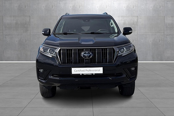 Toyota Land Cruiser 8 of 24