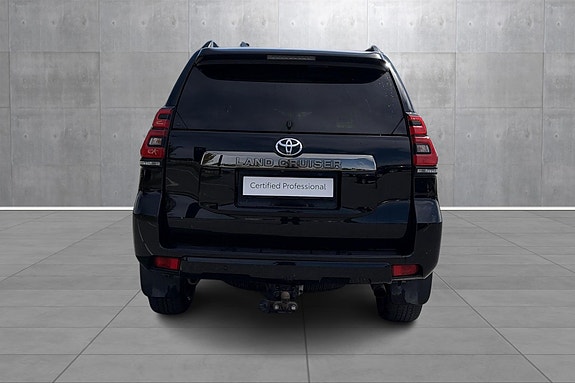 Toyota Land Cruiser 4 of 24