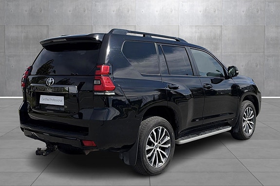 Toyota Land Cruiser 5 of 24