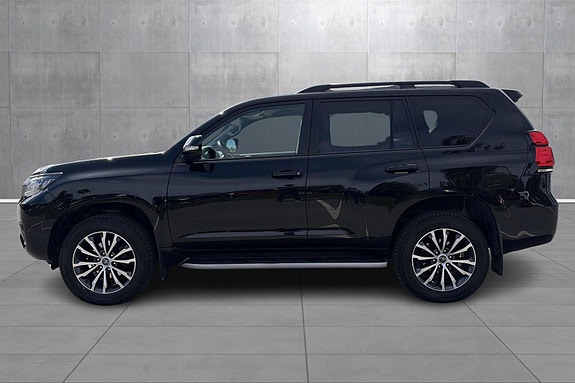 Toyota Land Cruiser 2 of 24