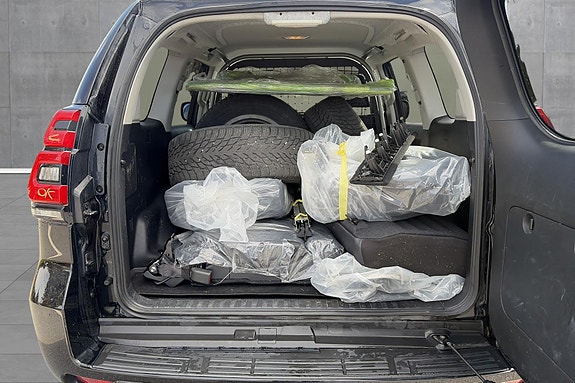 Toyota Land Cruiser 23 of 24