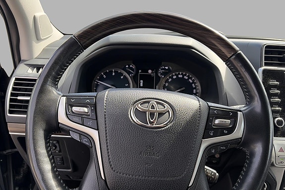 Toyota Land Cruiser 11 of 24