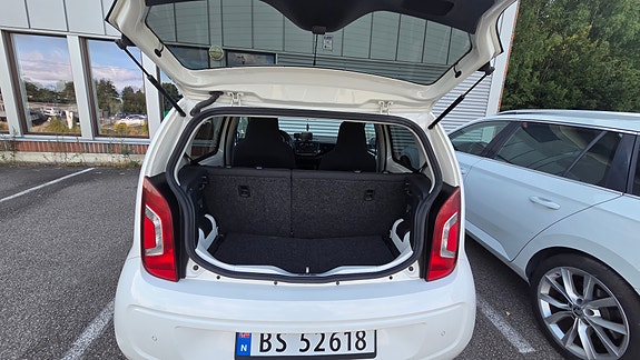 Volkswagen UP! 2 of 24