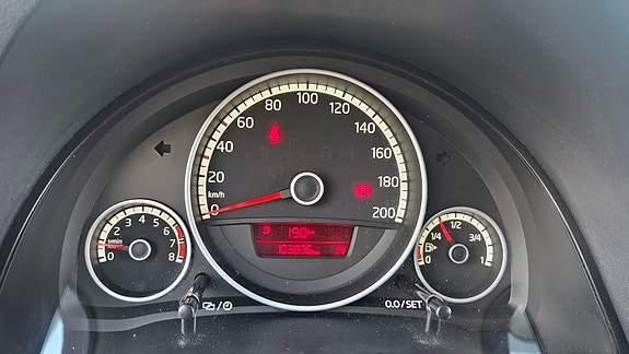 Volkswagen UP! 13 of 24