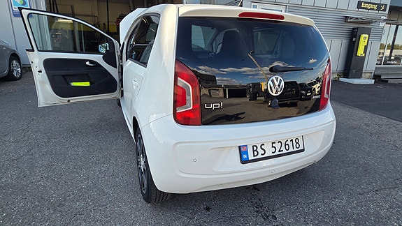 Volkswagen UP! 24 of 24
