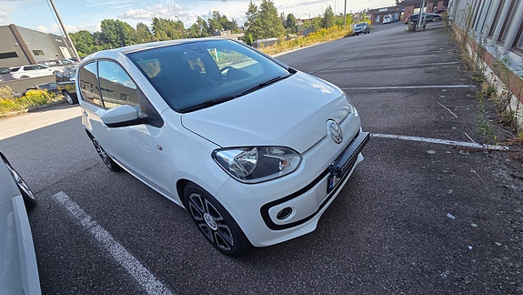 Volkswagen UP! 9 of 24