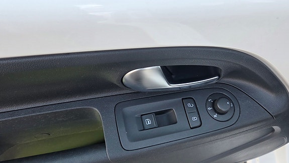 Volkswagen UP! 14 of 24