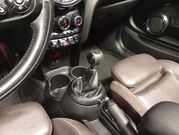 MINI Cooper 19 of 30
