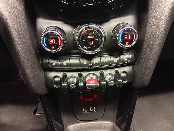 MINI Cooper 20 of 30
