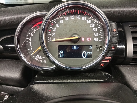 MINI Cooper 18 of 30