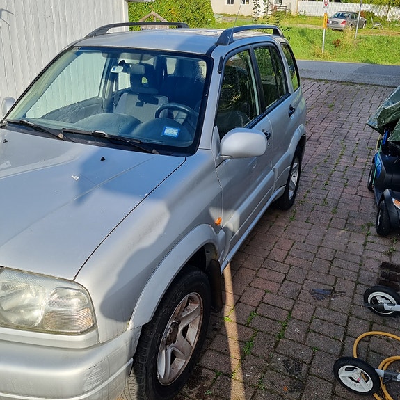 Suzuki Grand Vitara 4 of 29