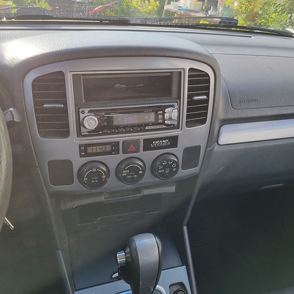 Suzuki Grand Vitara 12 of 29